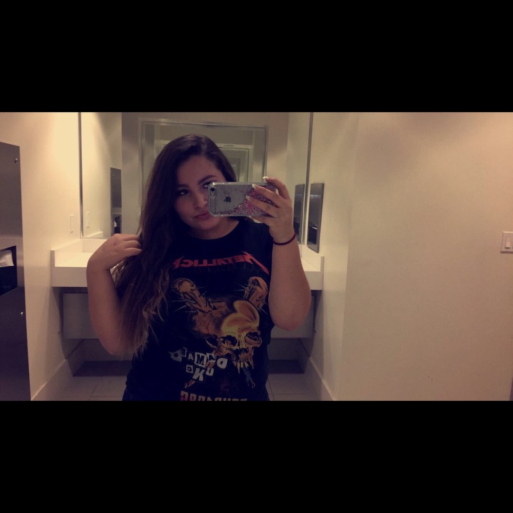 Meet your Posher, Leslie